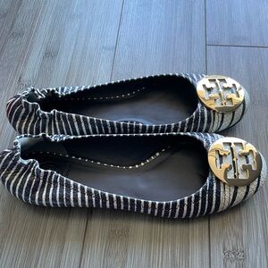 Tory Burch Serena 2 Stripe Snake Print Size 10